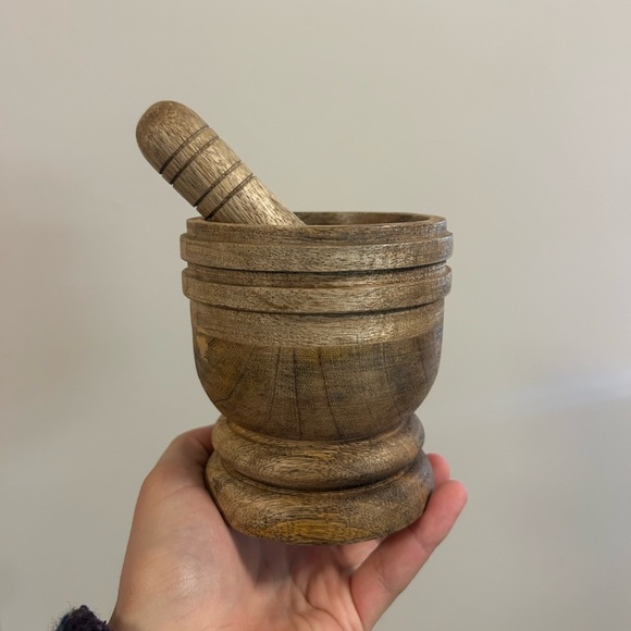 Wooden Mortar and Pestle-Decoration - Picture 3 of 3